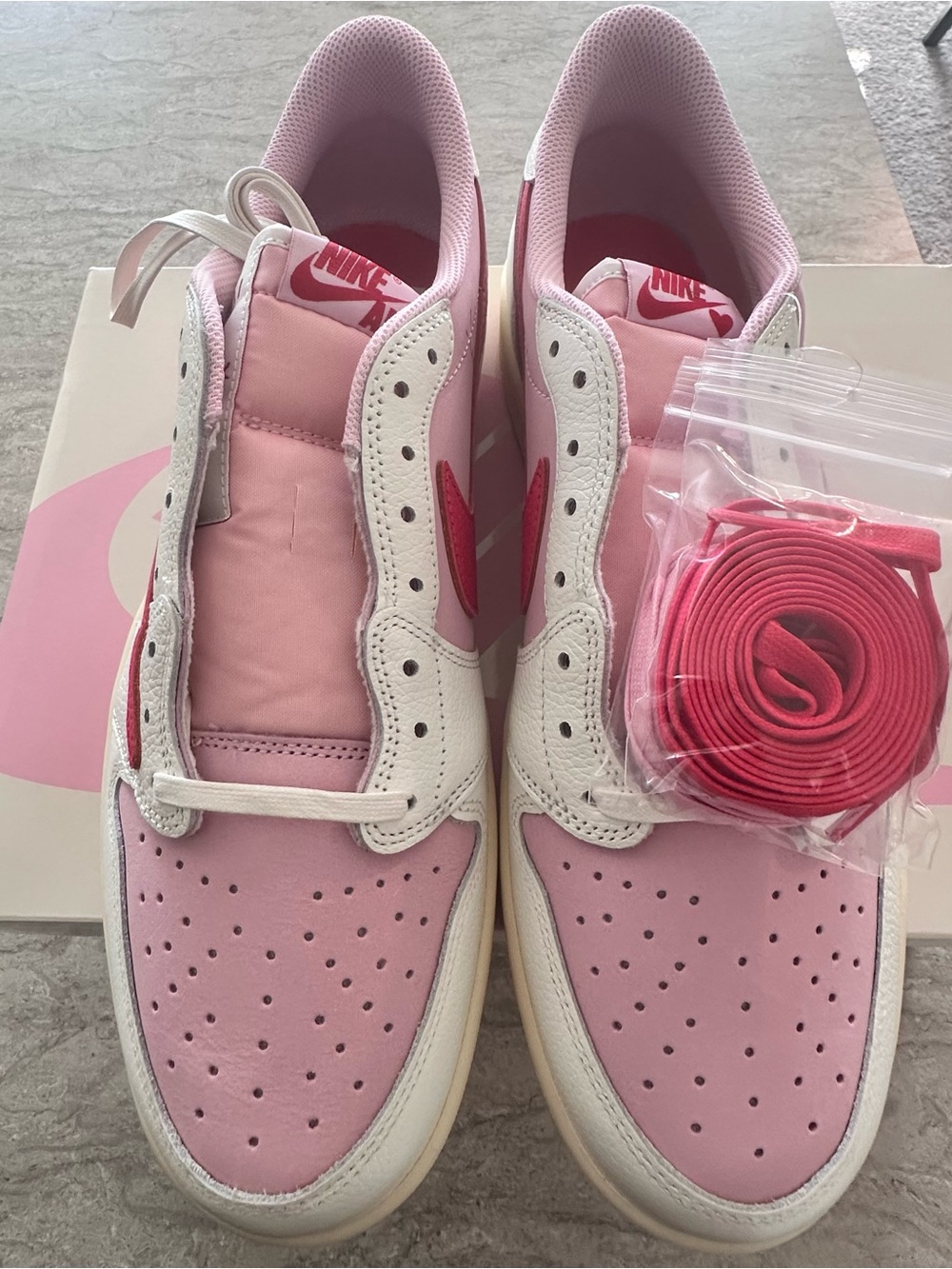 Travis Scott x Nike Jordan Low Sail/Tropic Shy-Pink DS OG - Picture 3 of 15